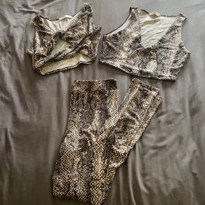 NWOT Forever 21 snakeskin workout set with 2 tops